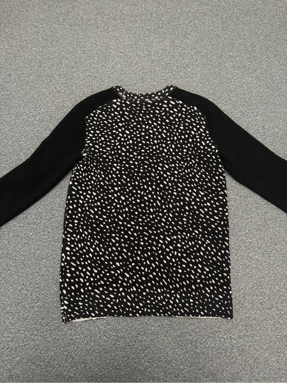 Black & White Dot Long-Sleeve Top